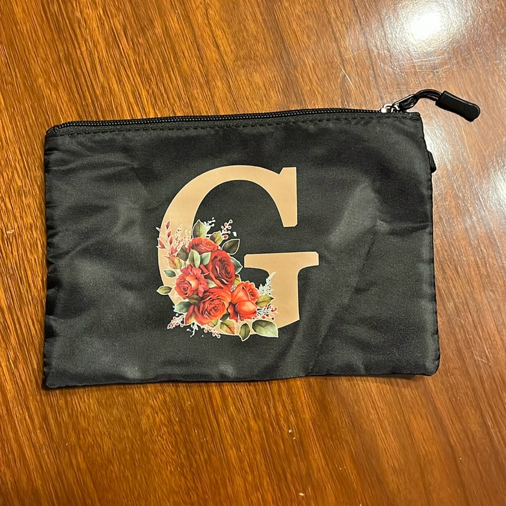 NWT Cosmetic Case Girls Beauty Bag Flower Cosmetic Bag Golden G Makeup Bag Black